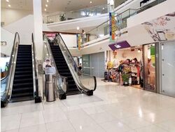 Thomson Plaza (D20), Retail #554051191